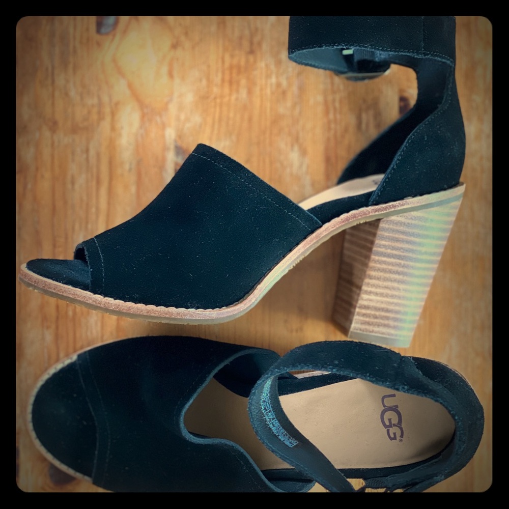 Ugg ankle strap sandal